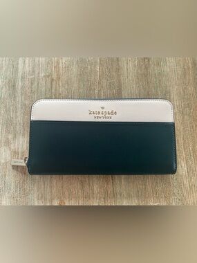 Kate Spade Color Block saffiano wallet in Teal/Peacock Wallet, NWY